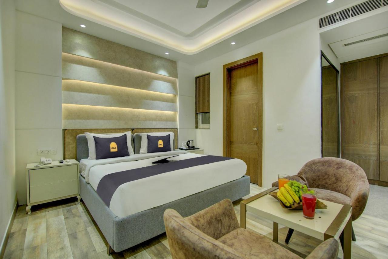 Townhouse Oak Hotel Dev Palace Делхи Екстериор снимка
